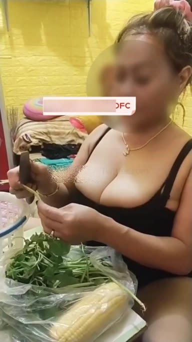 Ewe Tante Eccha Yang Lagi Masak